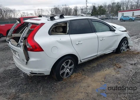 2015 Volvo Xc60 T6 from USA, damaged, VIN YV4902RB2F2586928